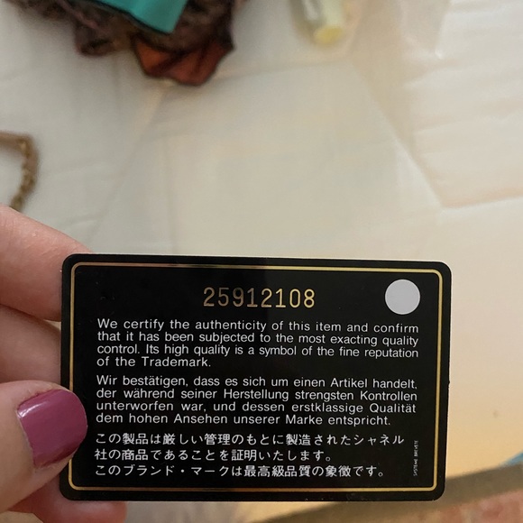 Chanel tote - Picture 10 of 10